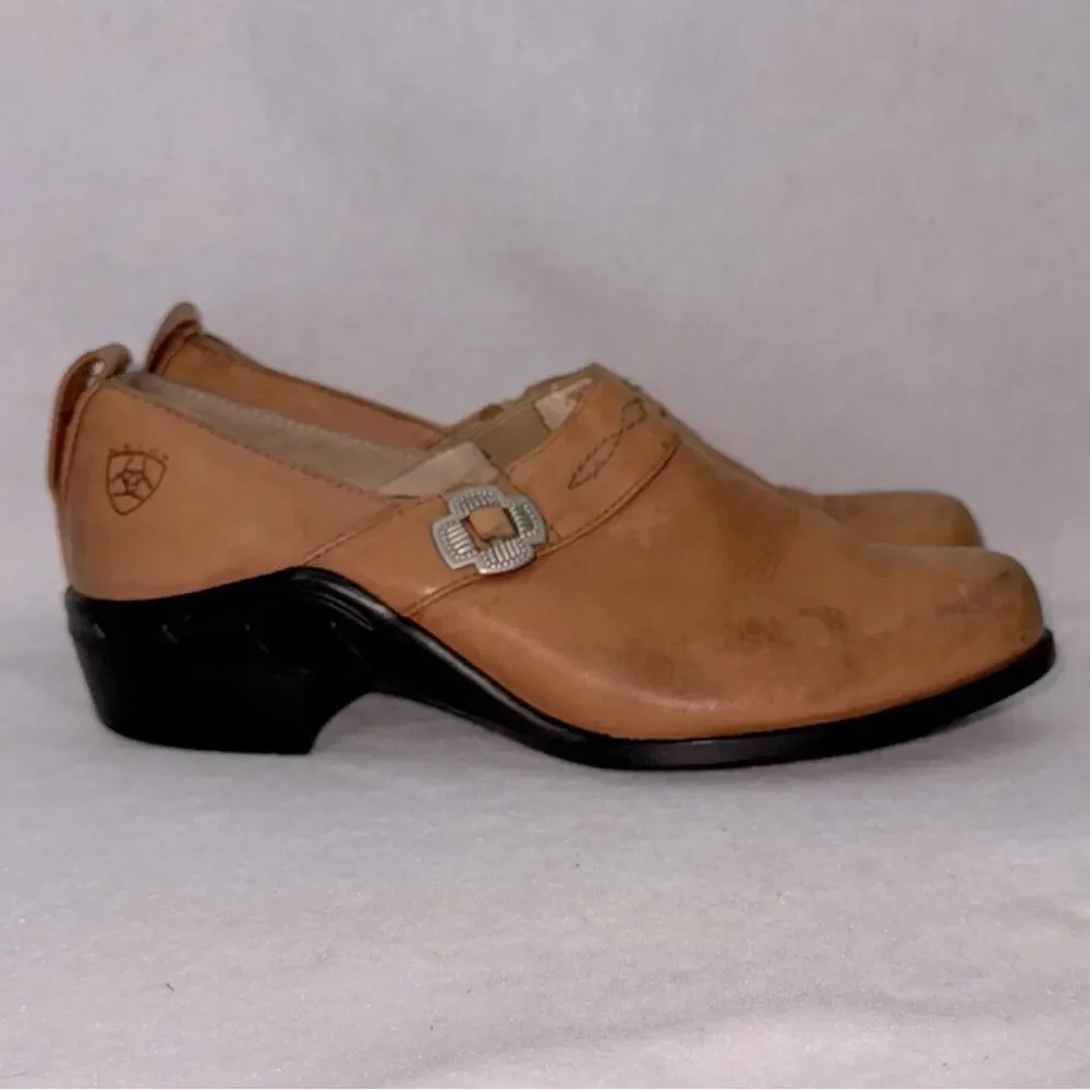 Women’s Ariat Leather Slip-on Booties Tan size 6.5 Western Cowboy